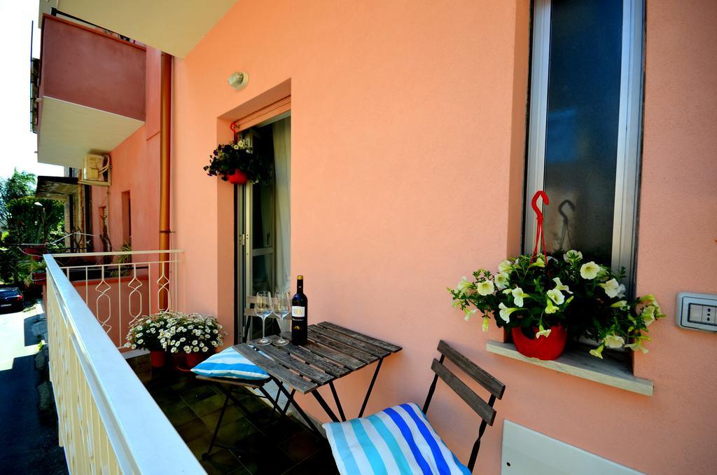 Naxos Sea Holiday Apartments 贾迪尼-纳克索斯 外观 照片